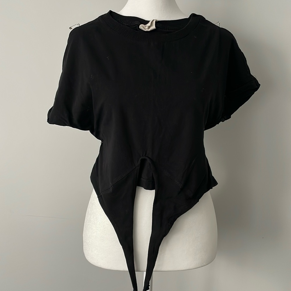 Urban Rebel short sleeve crop top